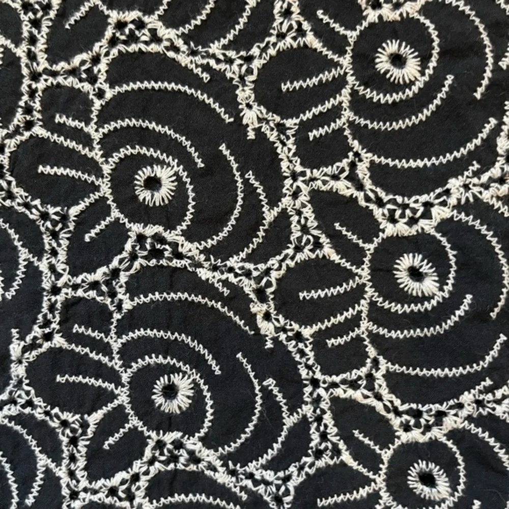 Max Studio Black Skirt With White Embroidery Size 10 100% Cotton - Picture 4 of 10
